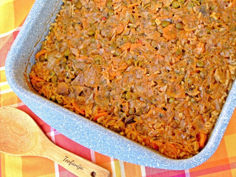 Тава со кромид и печурки (посно)