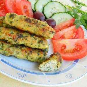 Пилешки ќебапи со рукола