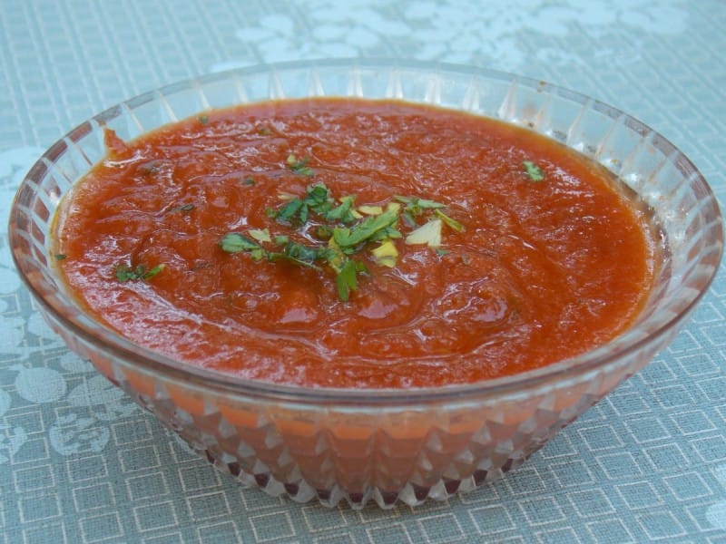 Доматен сос со пиперки и моркови