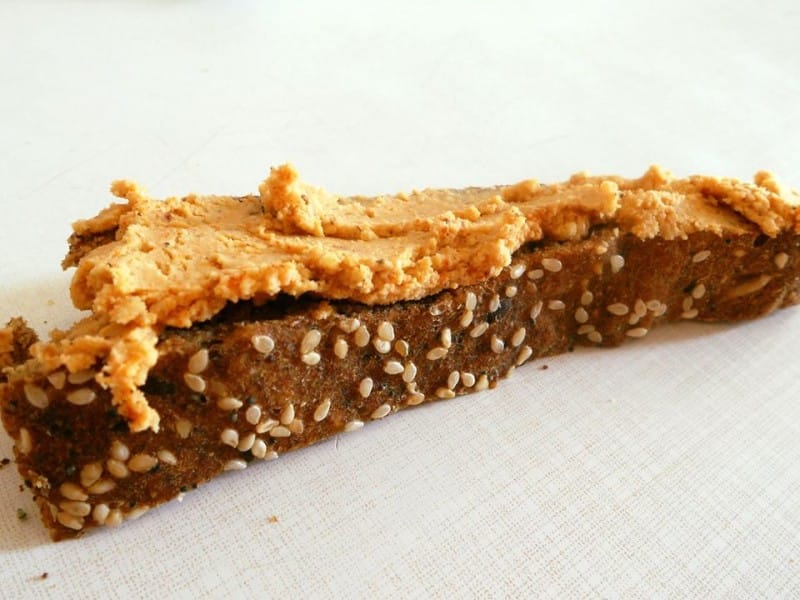Вкусен намаз од фета сирење и леблебија (хроно)