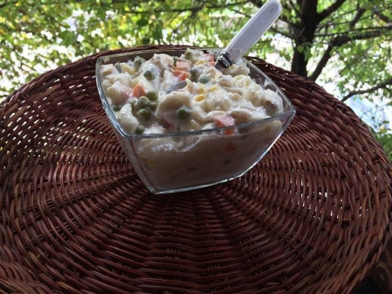 Салата од туна и зеленчук