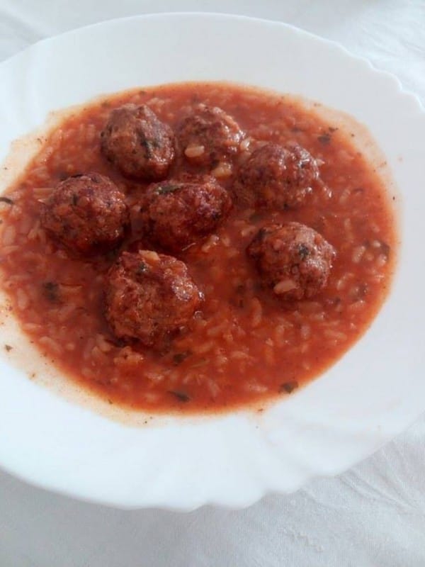 Бумбар ќофте со ориз