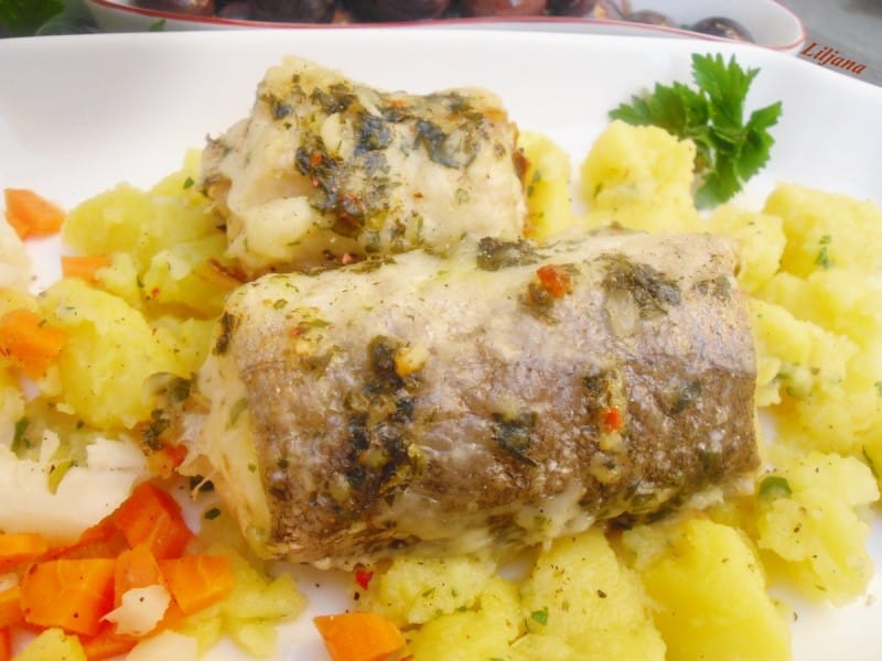 Печен мариниран ослич