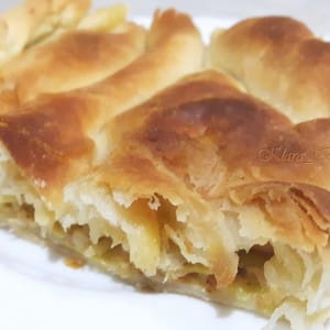 Зелник со праз и сирење