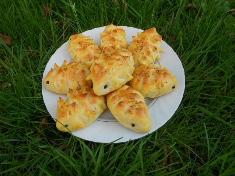 Кифли ежиња со компирови снегулки