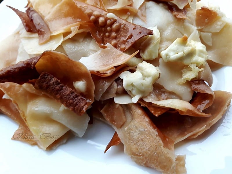 Печени домашни кори (јуфки) со сирење