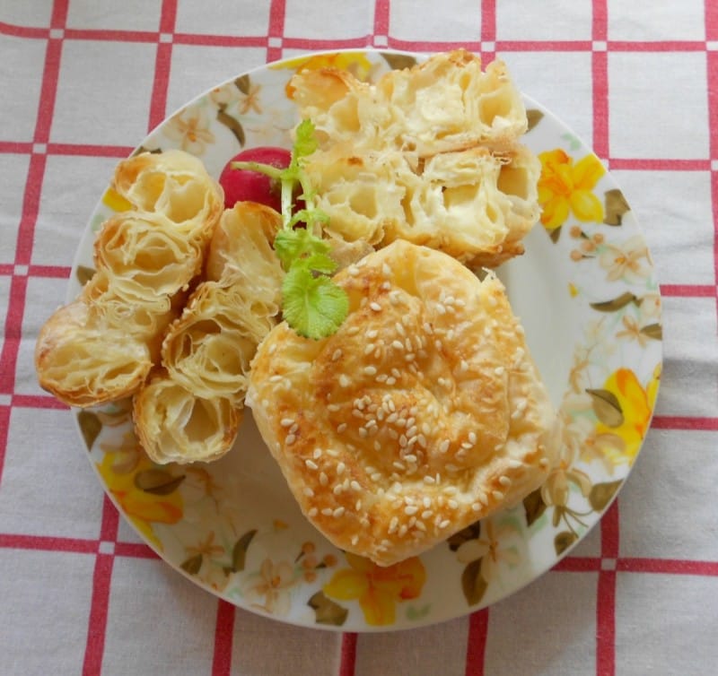 Шупливи коричиња со готови кори