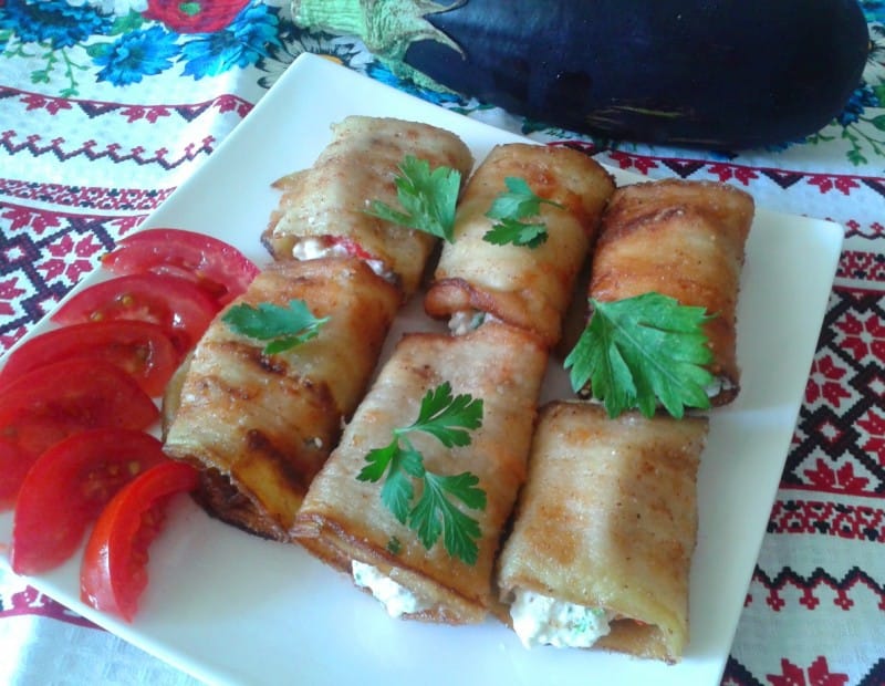 Ролнички од модри патлиџани