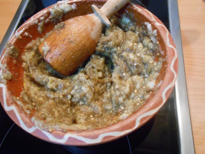 Макало со модар патлиџан и зелени патлиџани