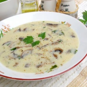 Чорба со печурки и праз