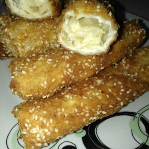 Лажни пирошки со готови кори