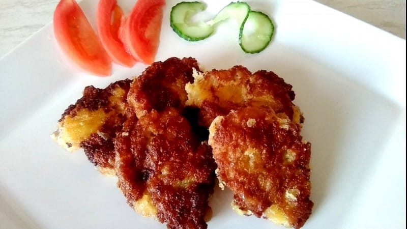 Уштипци со мелено месо и компир пире