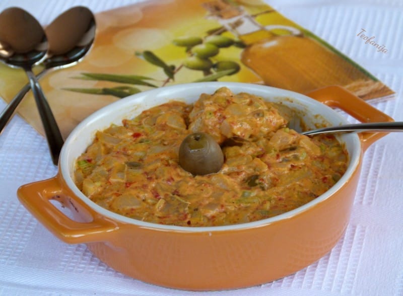 Компир салата со маслинки и ајвар - Moirecepti