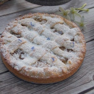 Кростата со карамелизирани банани (посно)