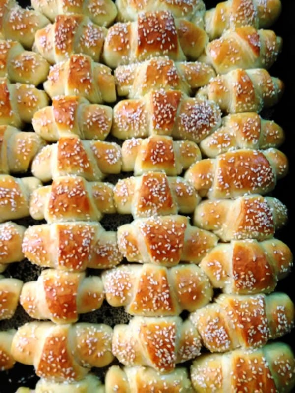 Кифлички со јајца и јогурт