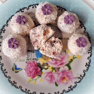 Нежни бомбици со ресани и слатка павлака