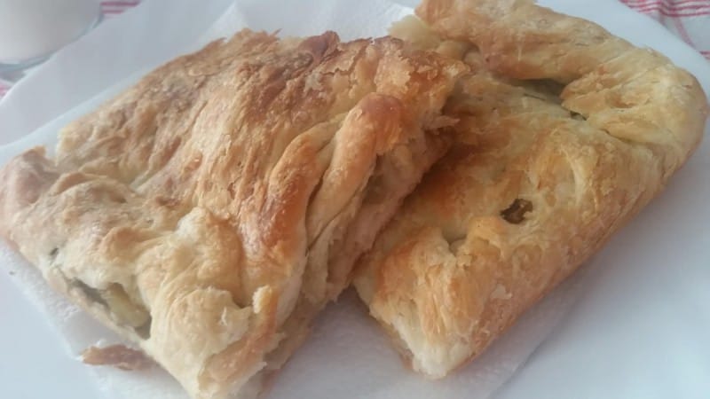 Зелник со црни домати (модри патлиџани)