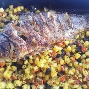 Полнет крап со компири, моркови и црни сливи