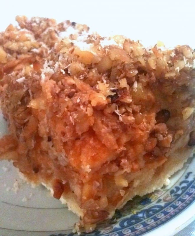 Коцки со јаболка и ореви (посно)