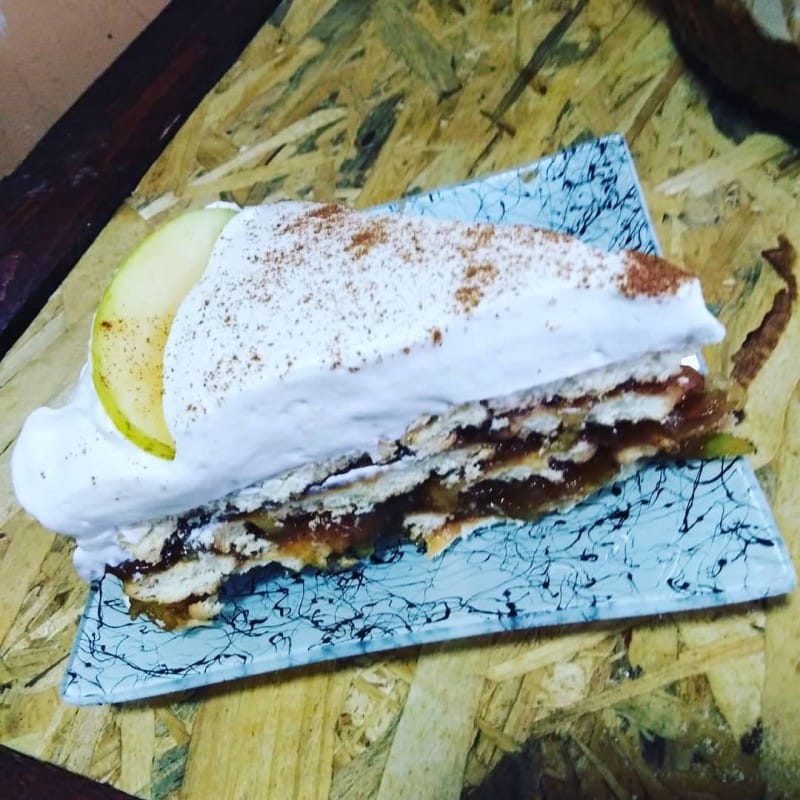 Есенски колач од јаболка