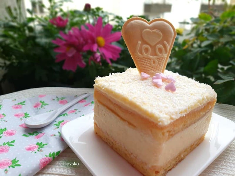 Редени коцки со кокос