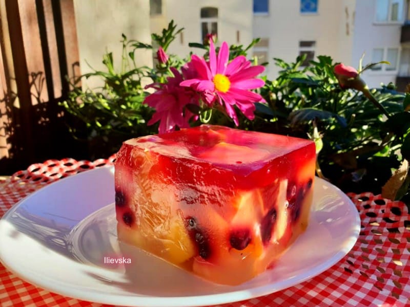 Желирани овошни коцки