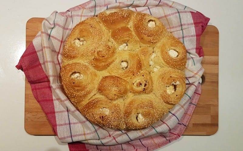 Погача со изварка