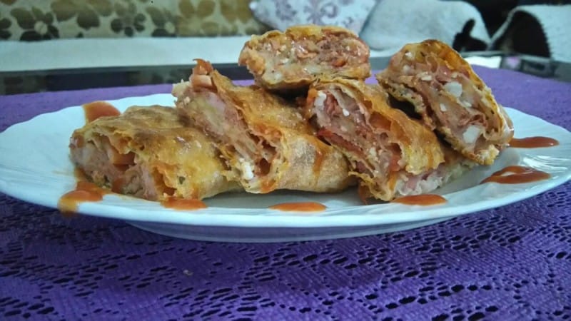 Ролат пица баница