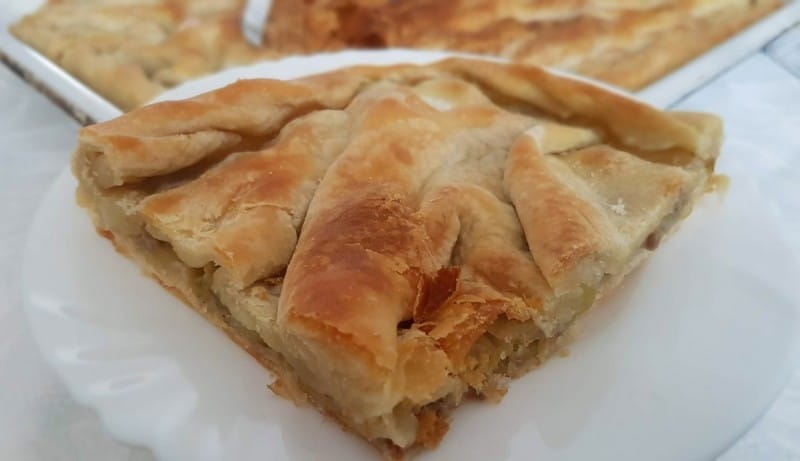 Битолски зелник со месо и праз (по рецепт на мајка ми)