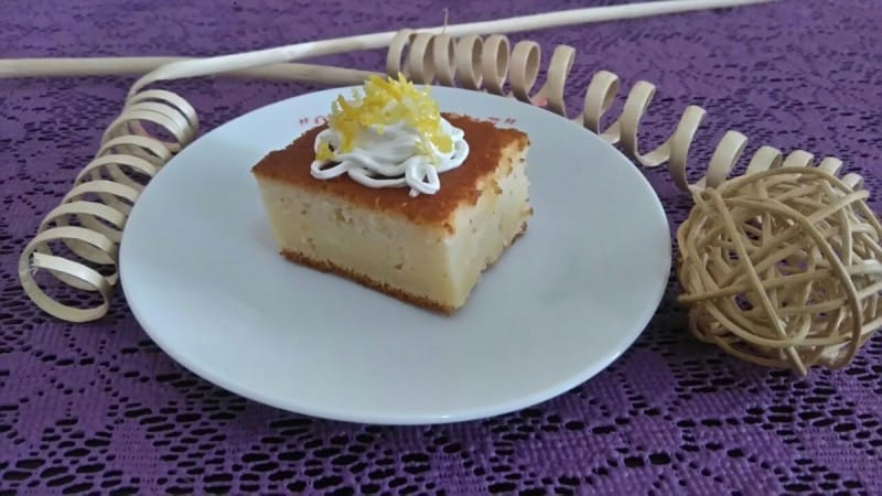 Лимон-јогурт колач со сируп