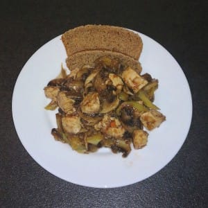 Пилешко со печурки