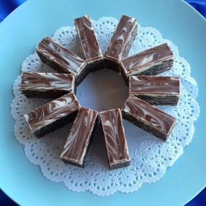 Афион колач со розен кори