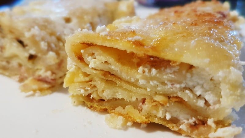 Полнети, поховани и запечени палачинки