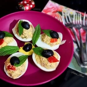 Полнети јајца со туна фил