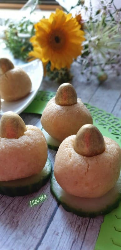 Бомбици со манго (без печење)
