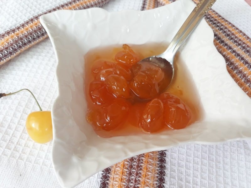 Слатко од бели цреши