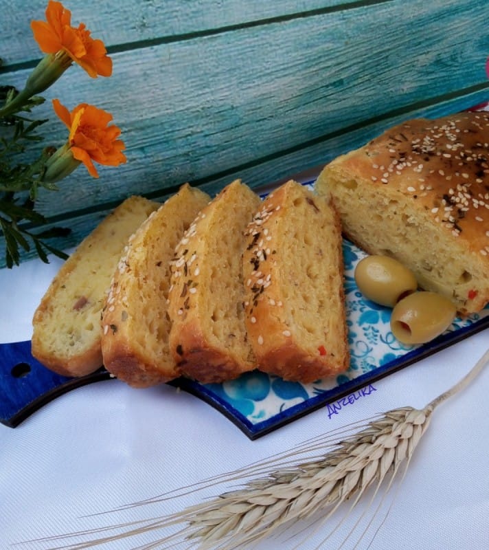 Лепче со пченкарно брашно, оригано и маслинки