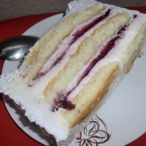 Ванила торта со малини