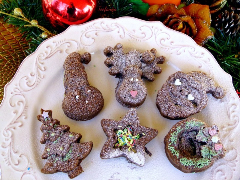 Новогодишни колачиња со бадеми