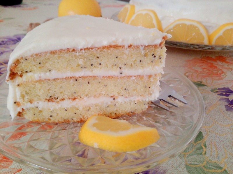 Торта со лимон и семе од афион