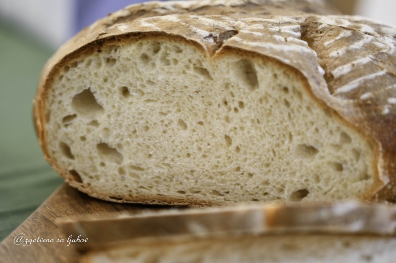 Домашен леб (со Лиевито Мадре)