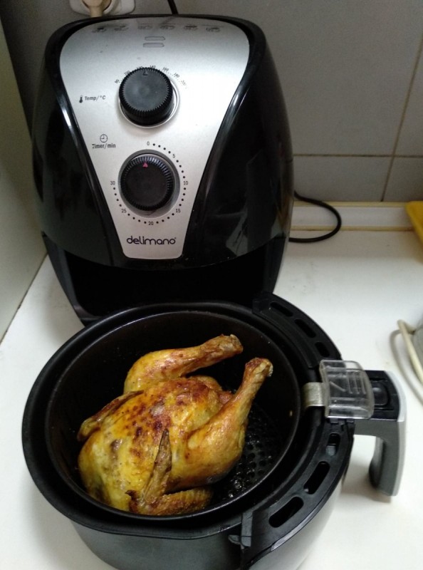 Печено пиле во апарат со топол воздух