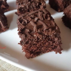 Чоколаден колач со чоколадно млеко