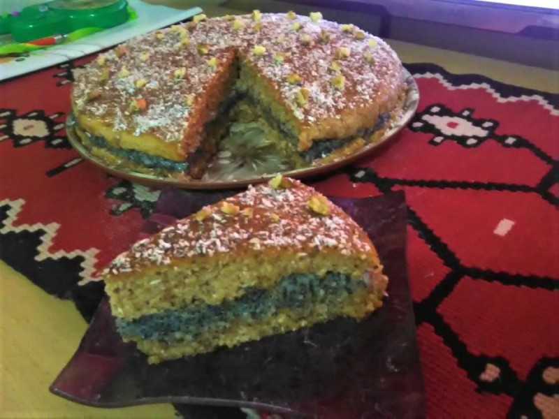 Сочна торта со афион и ореви (посно)