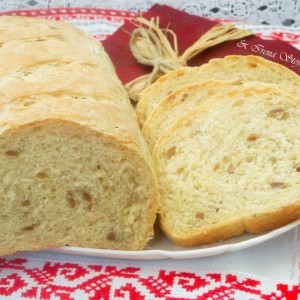 Вкусен леб со семиња