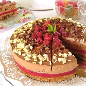 Торта со малини и чоколадо