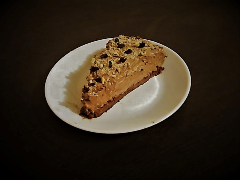 Брз чоко колач со ореви (без печење)