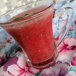 Безалкохолен пијалок од лубеница и чиа семки