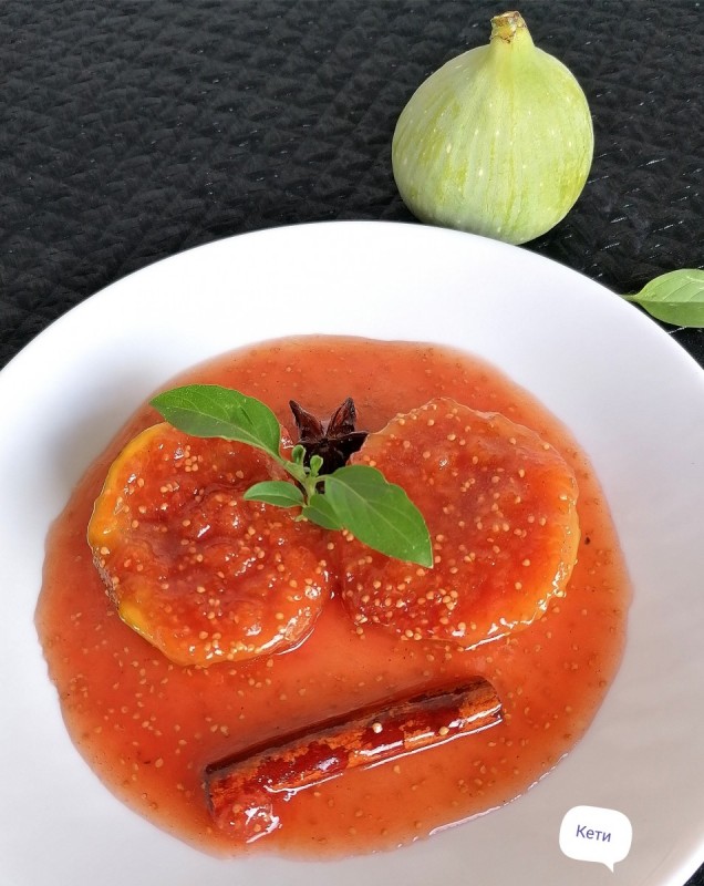 Медитерански смокви во  ароматичен сос