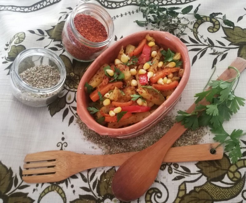 Веганска тава со зеленчук со Дм Био маслиново масло